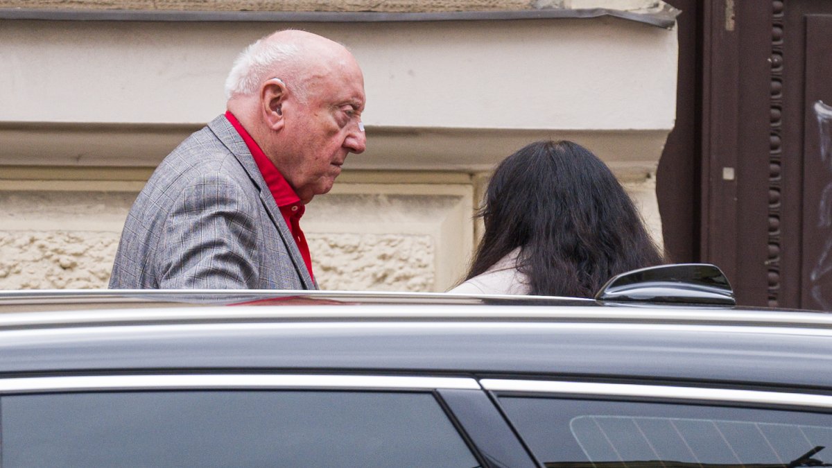 Felix Slováček a Dagmar Patrasová dorazili na poslední rozloučení s dcerou. (15.4.2025)