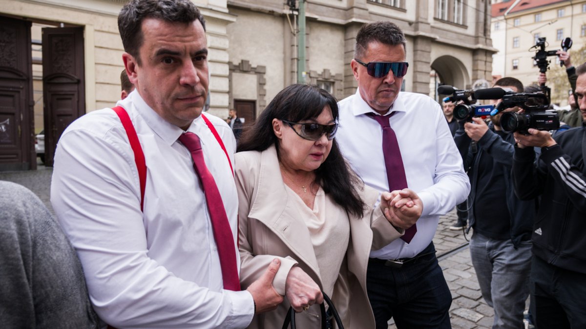 Felix Slováček a Dagmar Patrasová dorazili na poslední rozloučení s dcerou. (15.4.2025)