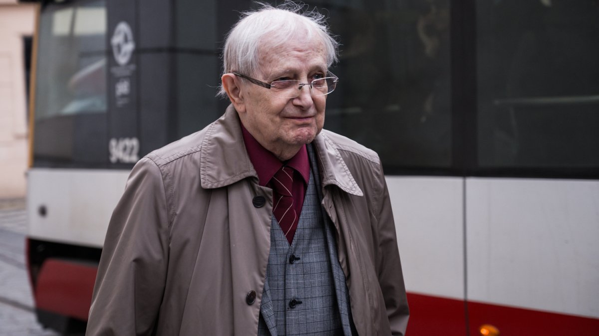 V Praze se koná poslední rozloučení s Annou Slováčkovou. (15.4.2025)