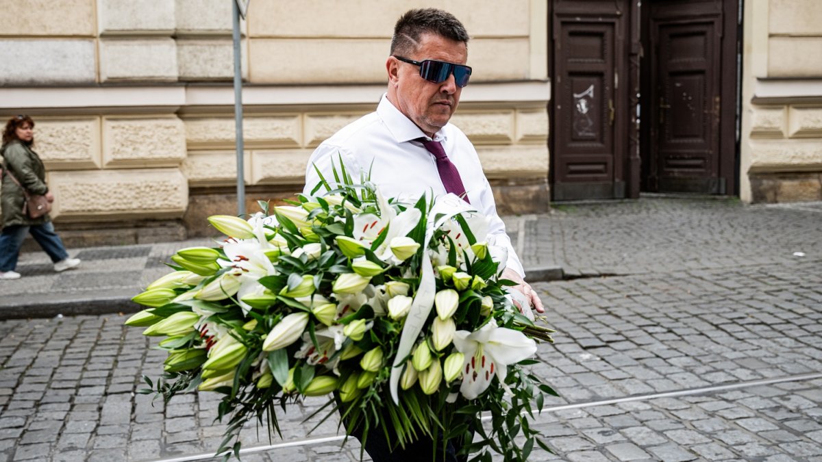 V Praze proběhlo poslední rozloučení s Annou Slováčkovou. (15.4.2025)