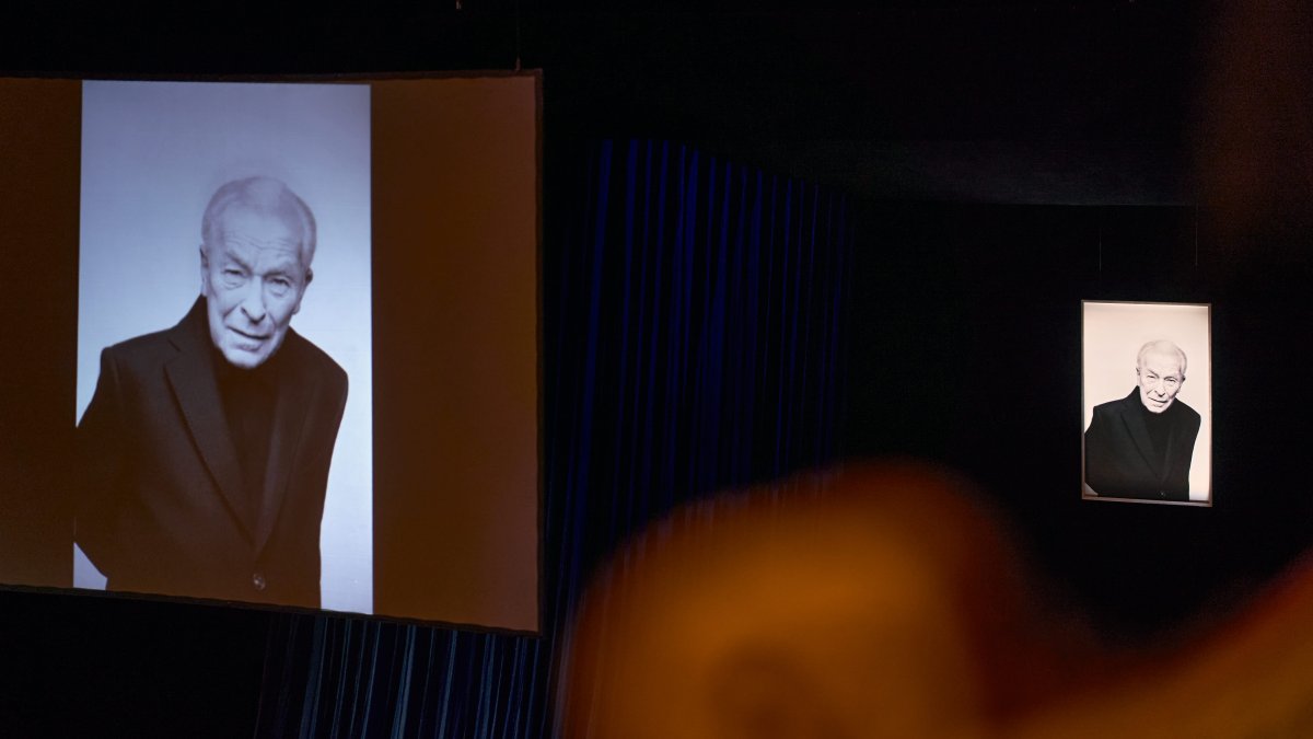 V Národním divadle se lidé rozloučili s Aloisem Švehlíkem. (16.4.2025)