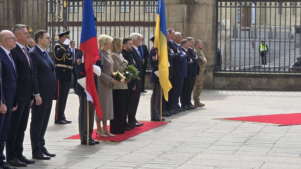 Volodymyr Zelenskyj a Olena Zelenská s prezidentským párem na Pražském hradě