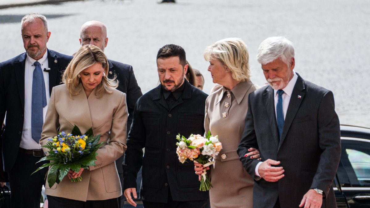 Volodymyr Zelenskyj a Olena Zelenská se na Pražském hradě sešli s Petrem Pavlem a Evou Pavlovou