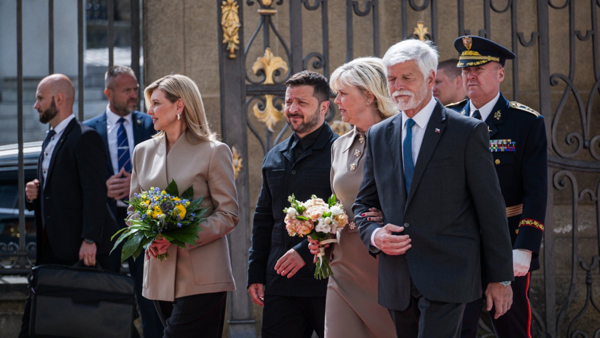 Volodymyr Zelenskyj a Olena Zelenská se na Pražském hradě sešli s Petrem Pavlem a Evou Pavlovou