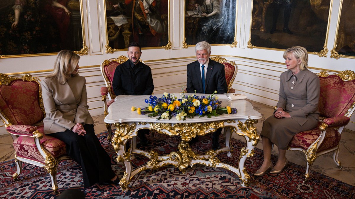 Volodymyr Zelenskyj a Olena Zelenská se na Pražském hradě sešli s Petrem Pavlem a Evou Pavlovou