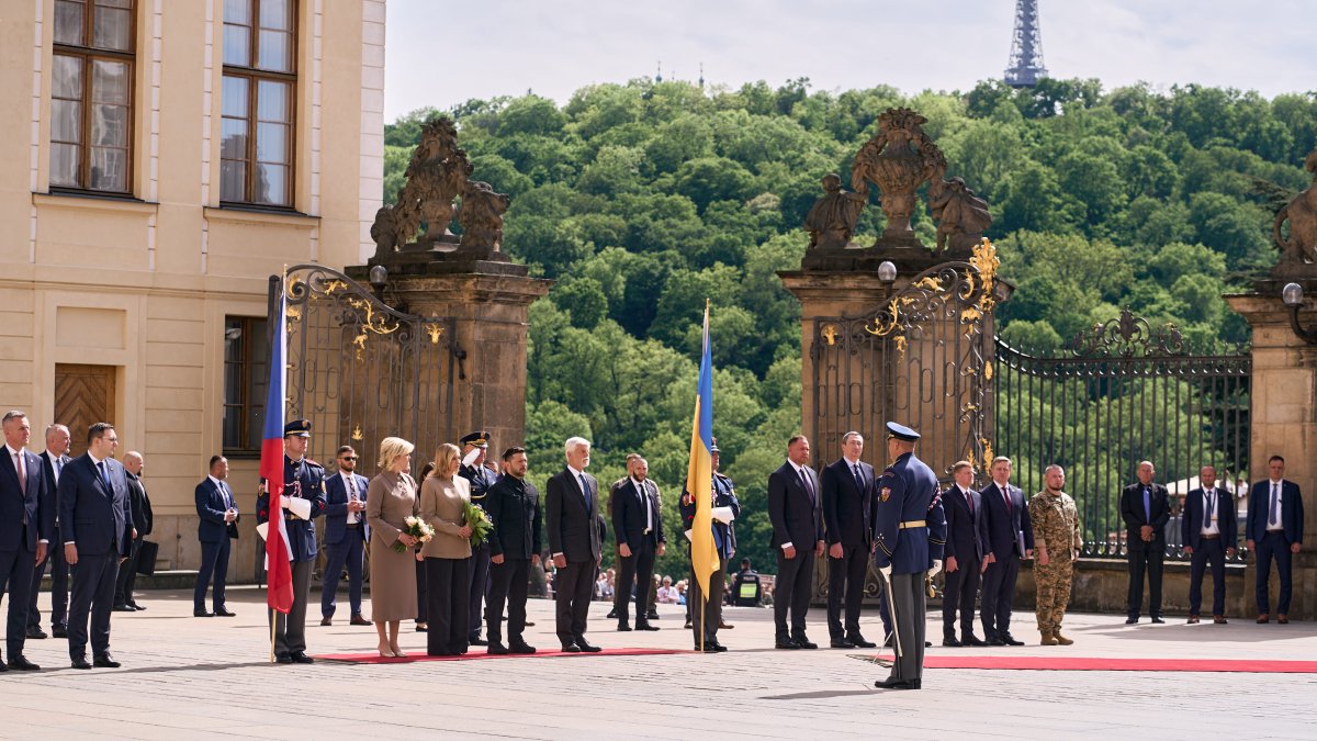 Volodymyr Zelenskyj a Olena Zelenská se na Pražském hradě sešli s Petrem Pavlem a Evou Pavlovou