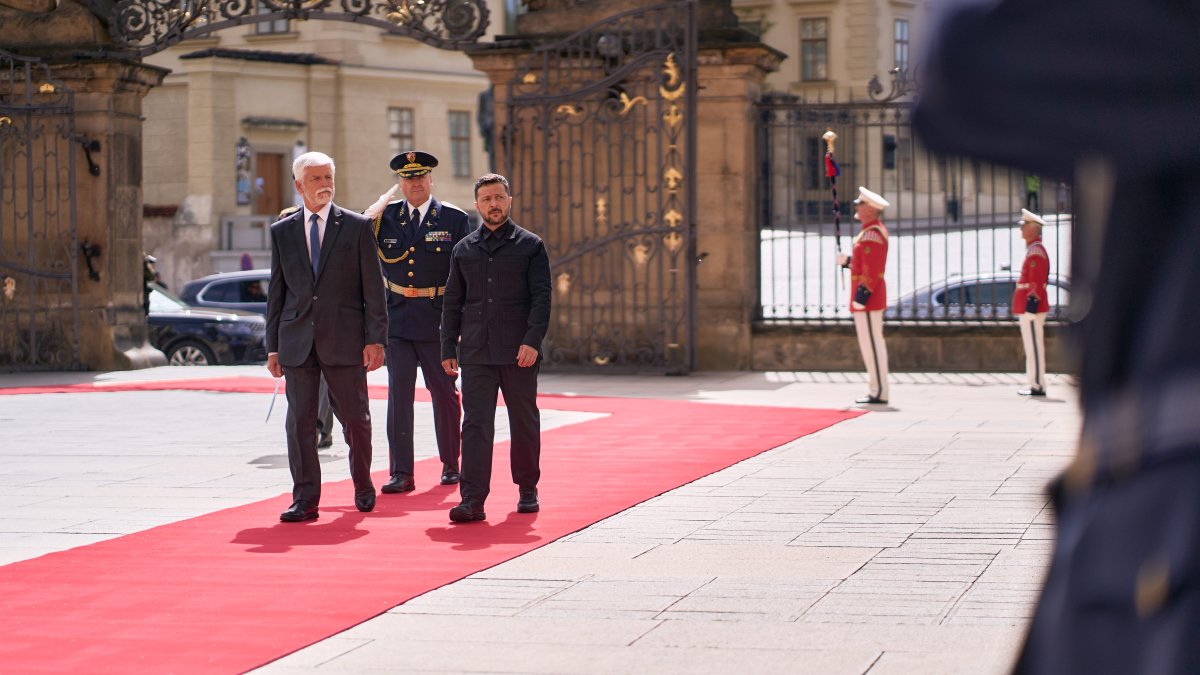 Volodymyr Zelenskyj a Olena Zelenská se na Pražském hradě sešli s Petrem Pavlem a Evou Pavlovou