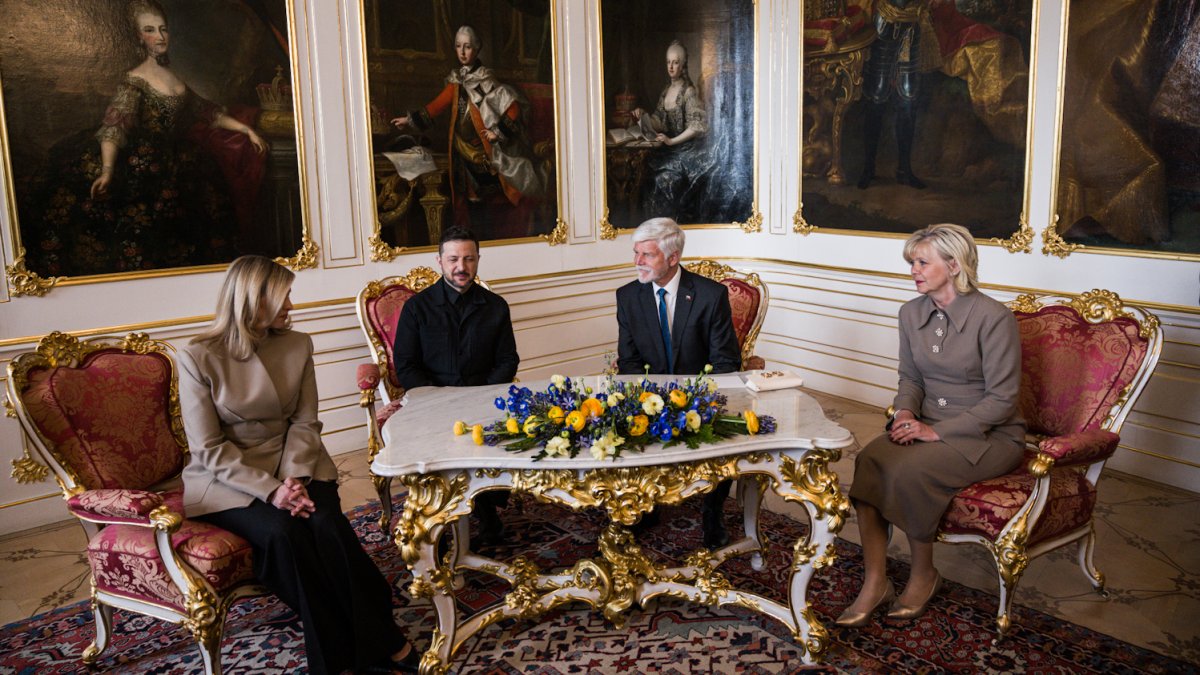 Volodymyr Zelenskyj a Olena Zelenská se na Pražském hradě sešli s Petrem Pavlem a Evou Pavlovou