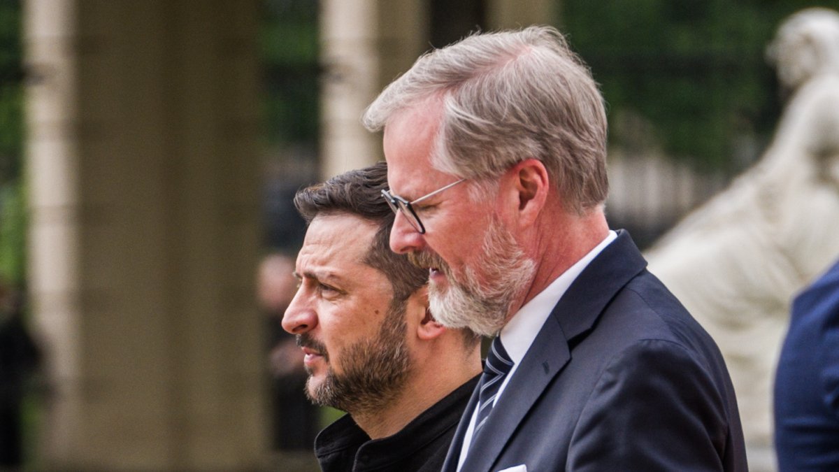 Volodymyr Zelenskyj s premiérem Petrem Fialou