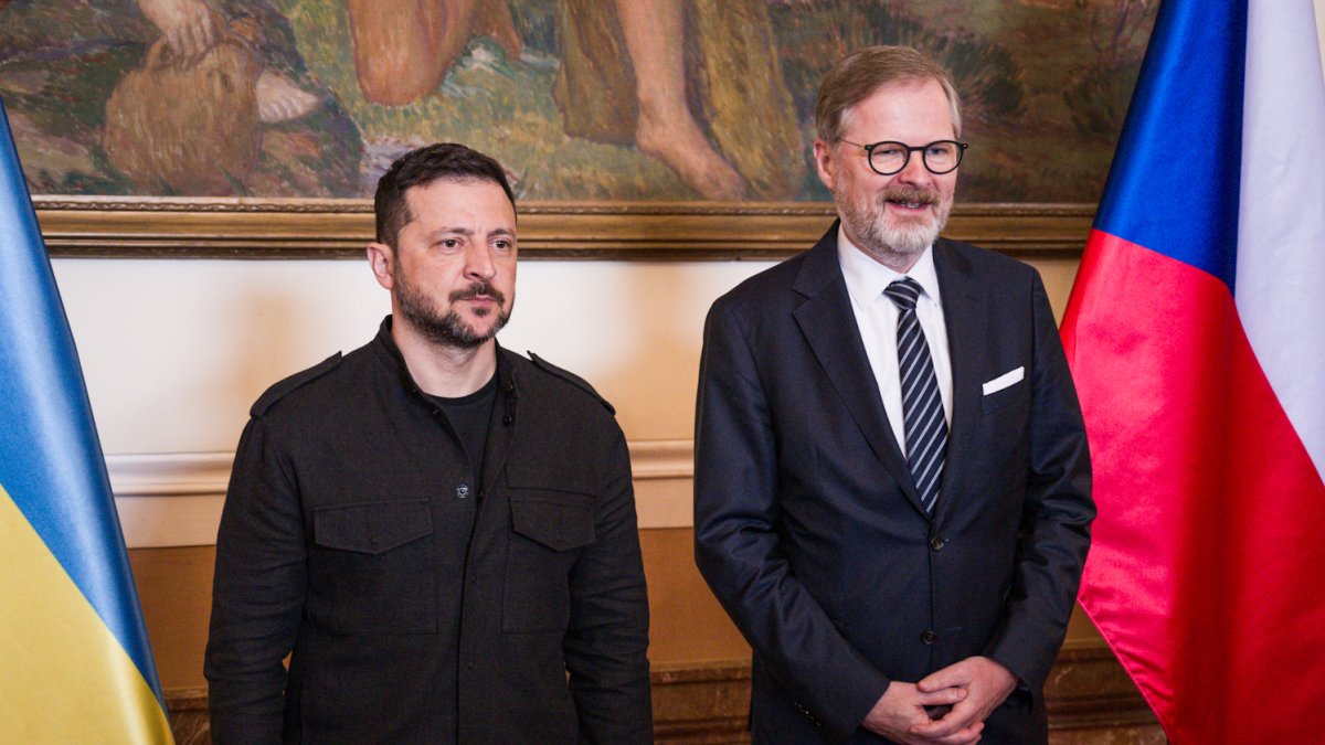 Volodymyr Zelenskyj s premiérem Petrem Fialou