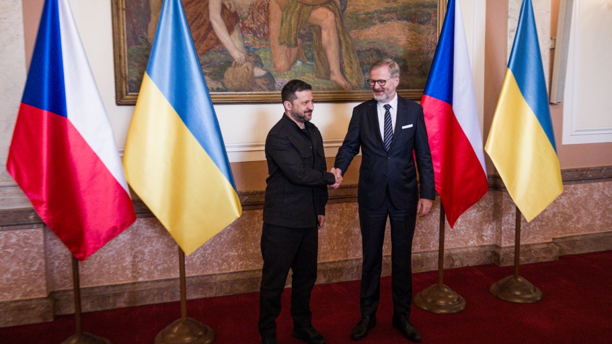 Volodymyr Zelenskyj s premiérem Petrem Fialou