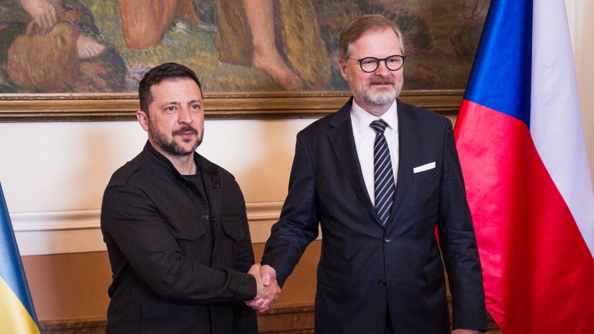 Volodymyr Zelenskyj s premiérem Petrem Fialou