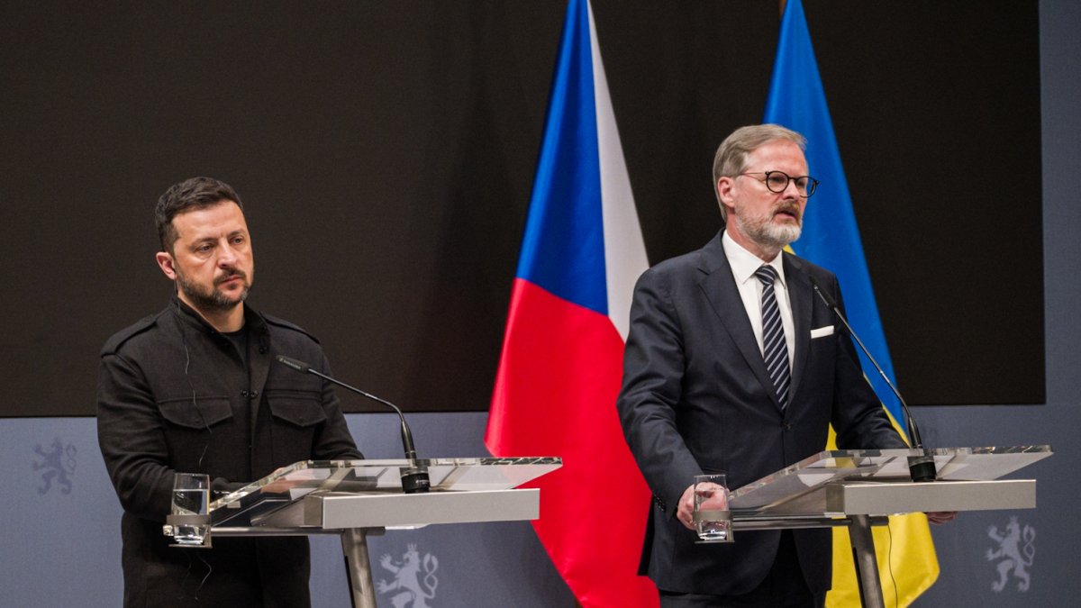 Volodymyr Zelenskyj s premiérem Petrem Fialou