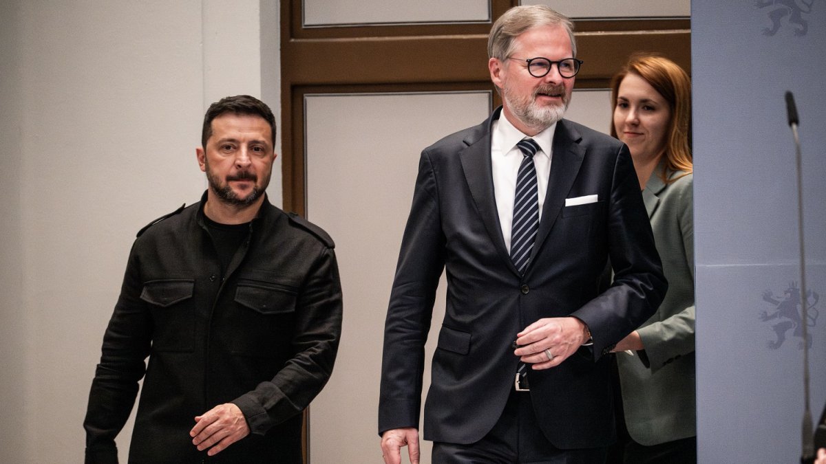 Volodymyr Zelenskyj s premiérem Petrem Fialou