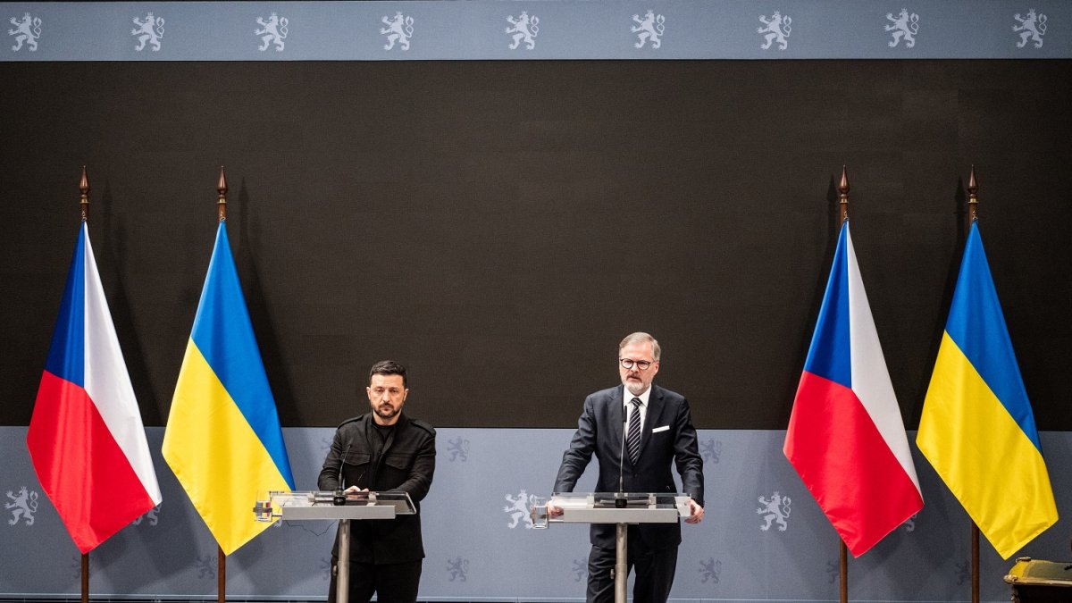 Volodymyr Zelenskyj s premiérem Petrem Fialou