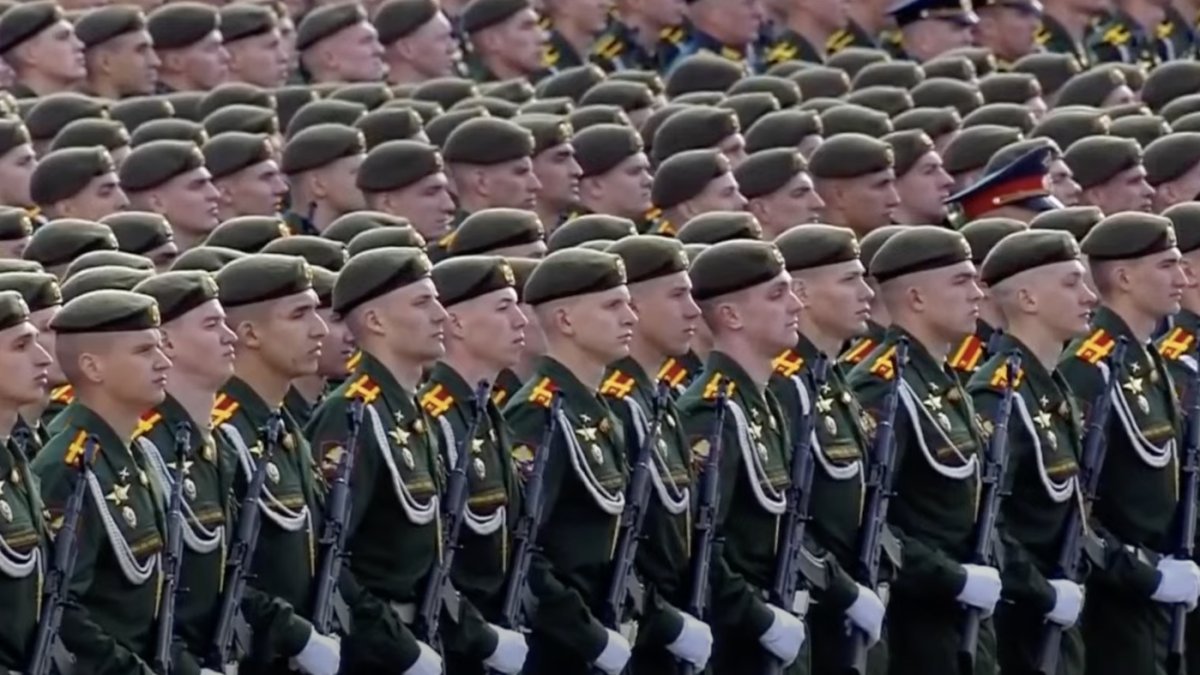 V Moskvě probíhá vojenská přehlídka u příležitosti výročí konce druhé světové války. (9.5.2025)