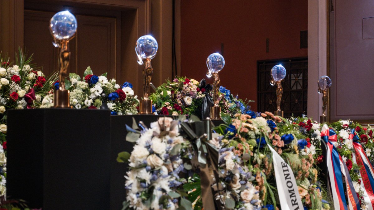 V Rudolfinu se lidé loučí s Jiřím Bartoškou. (20.5.2025)