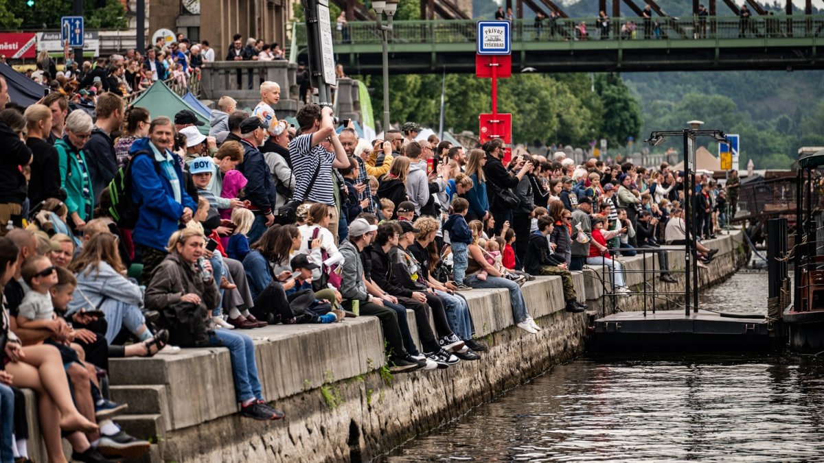 Armáda představila na pražské náplavce svoji techniku 