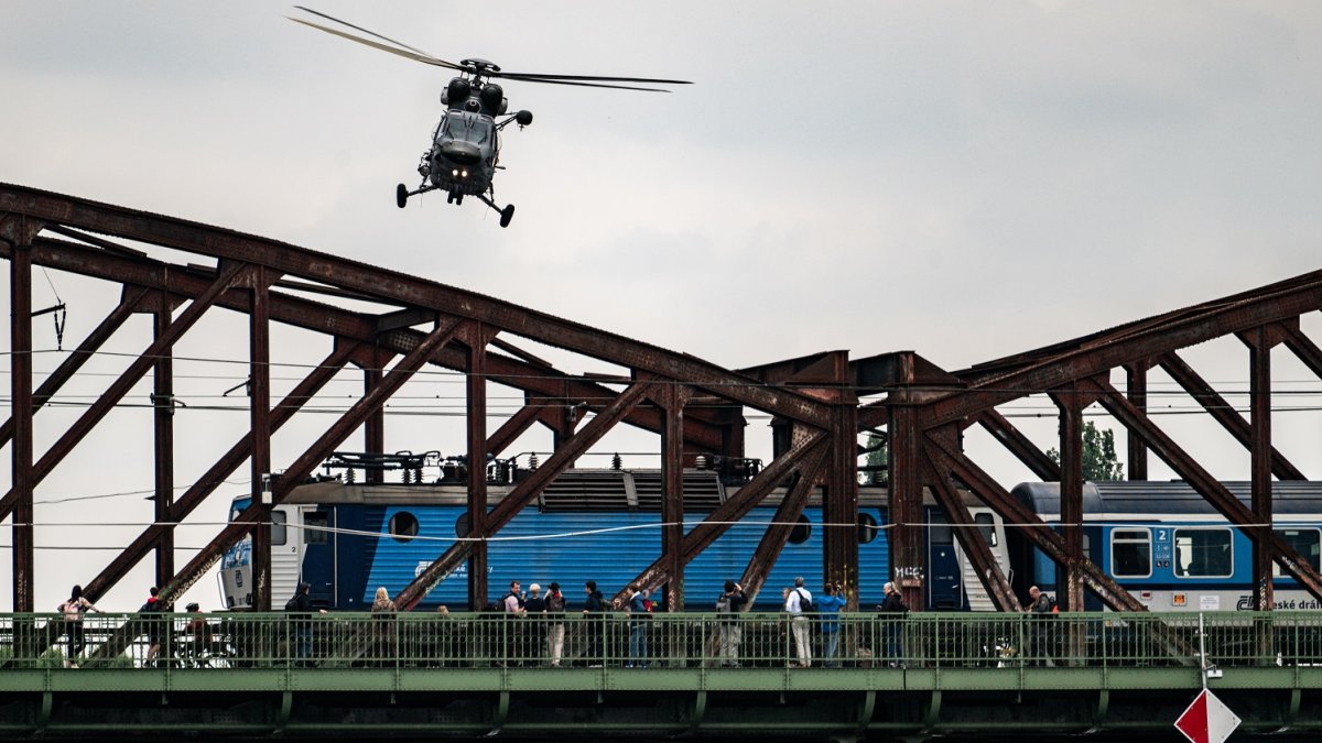 Armáda představila na pražské náplavce svoji techniku 