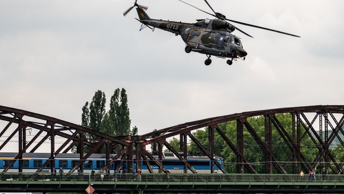 Armáda představila na pražské náplavce svoji techniku 