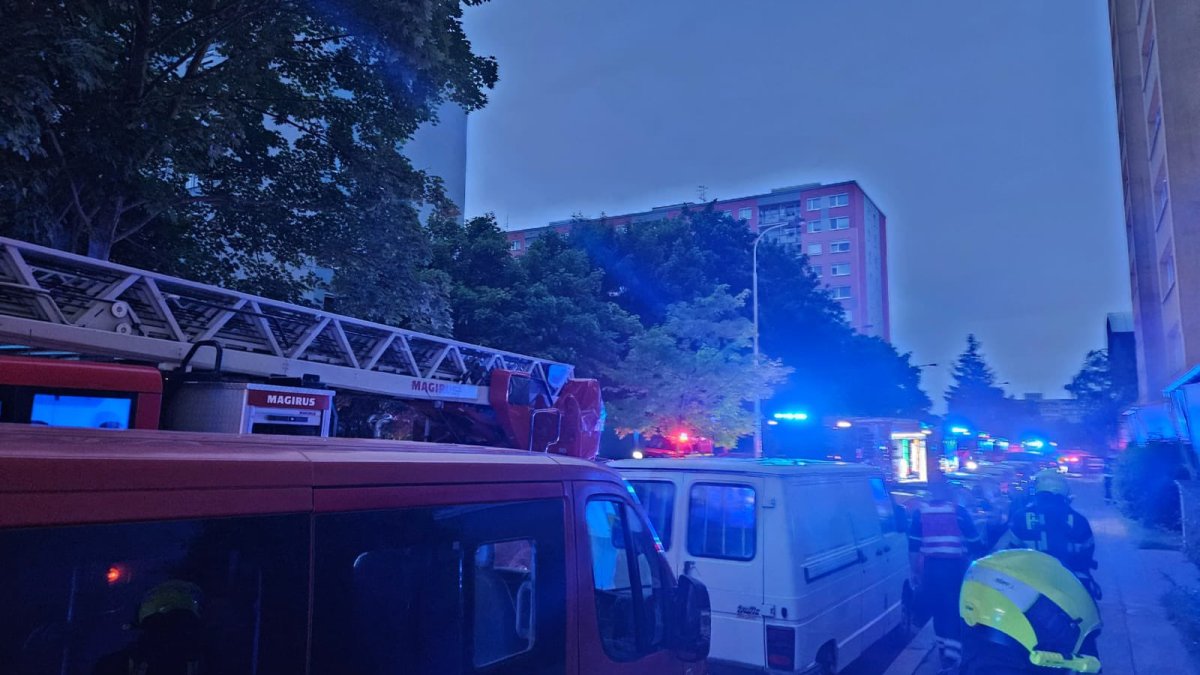Hasiči zasahovali u požáru bytu na Chodově. (30.5.2025)