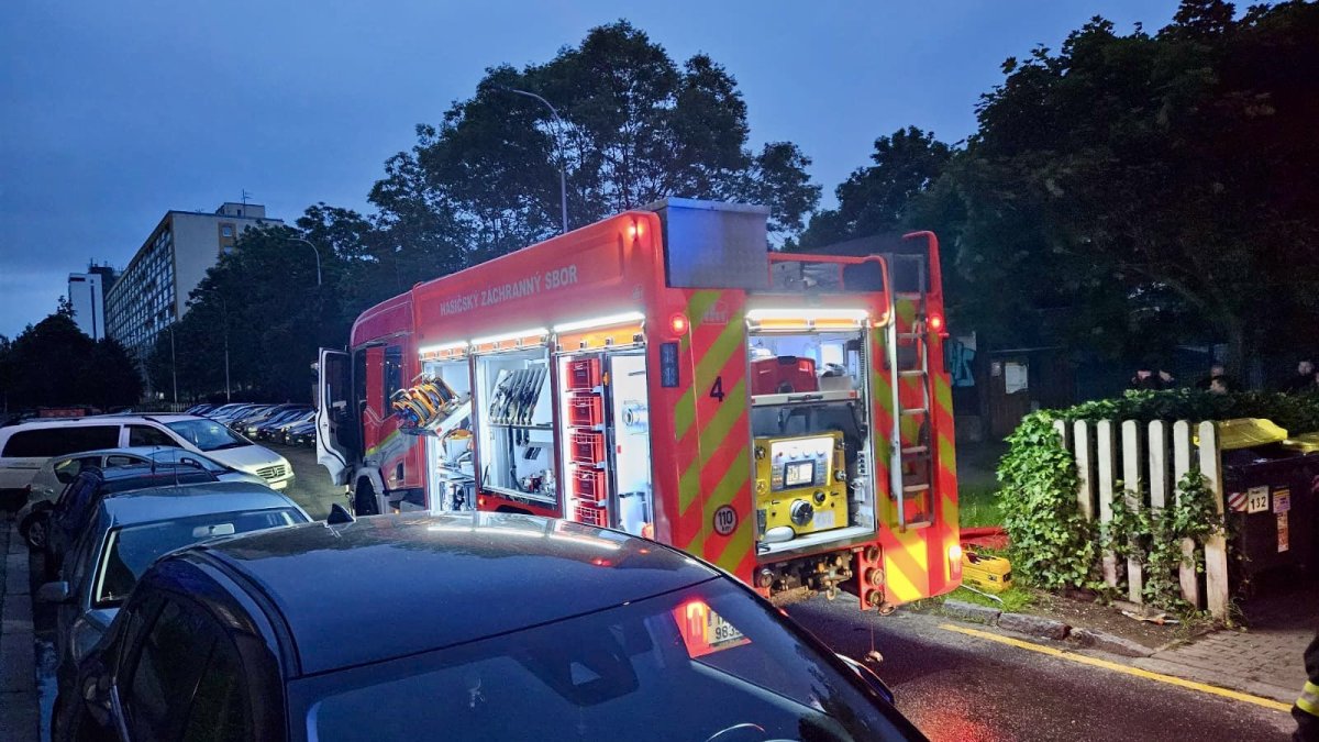 Hasiči zasahovali u požáru bytu na Chodově. (30.5.2025)