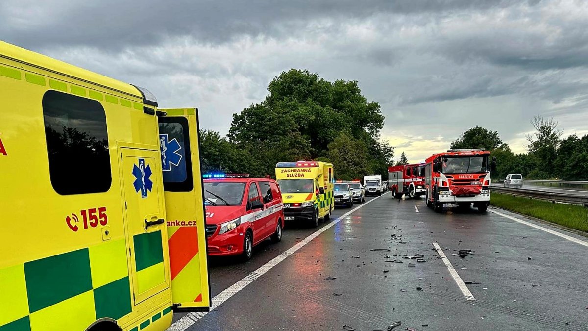 Hromadná nehoda uzavřela dálnici D10. (6.6.2025)