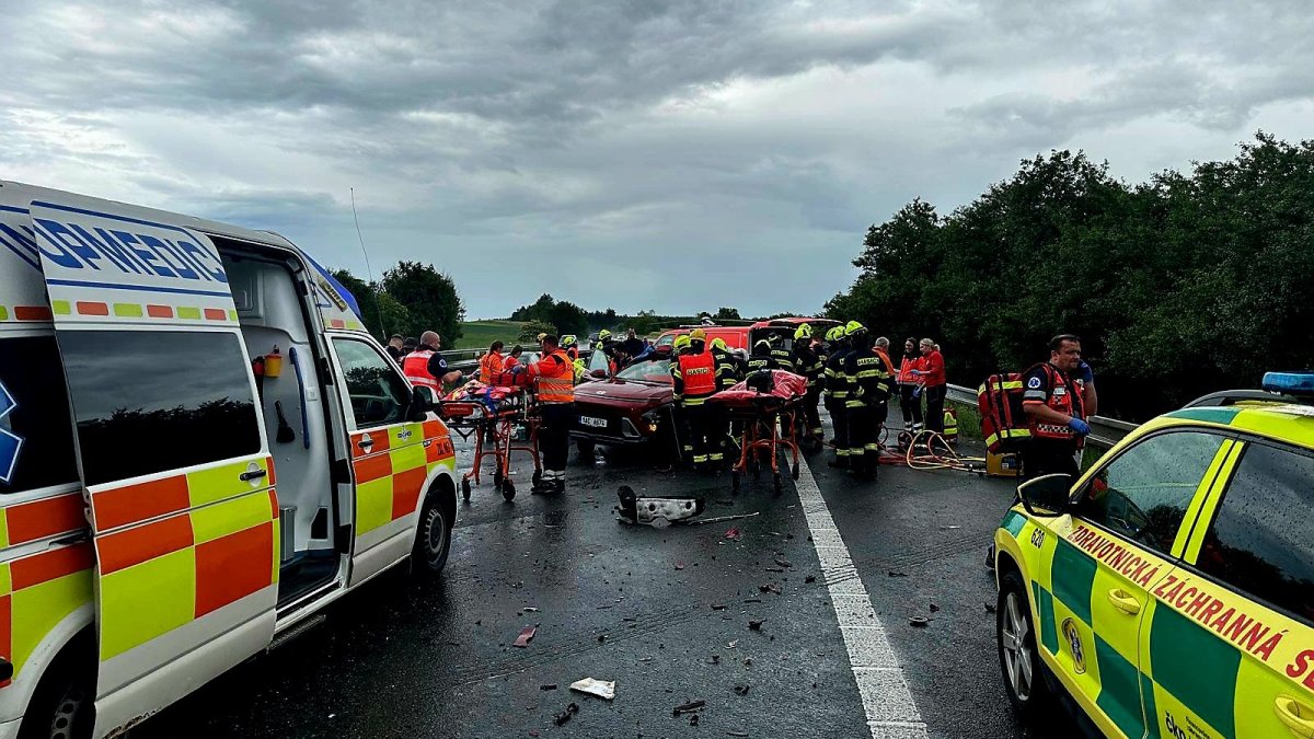 Hromadná nehoda uzavřela dálnici D10. (6.6.2025)