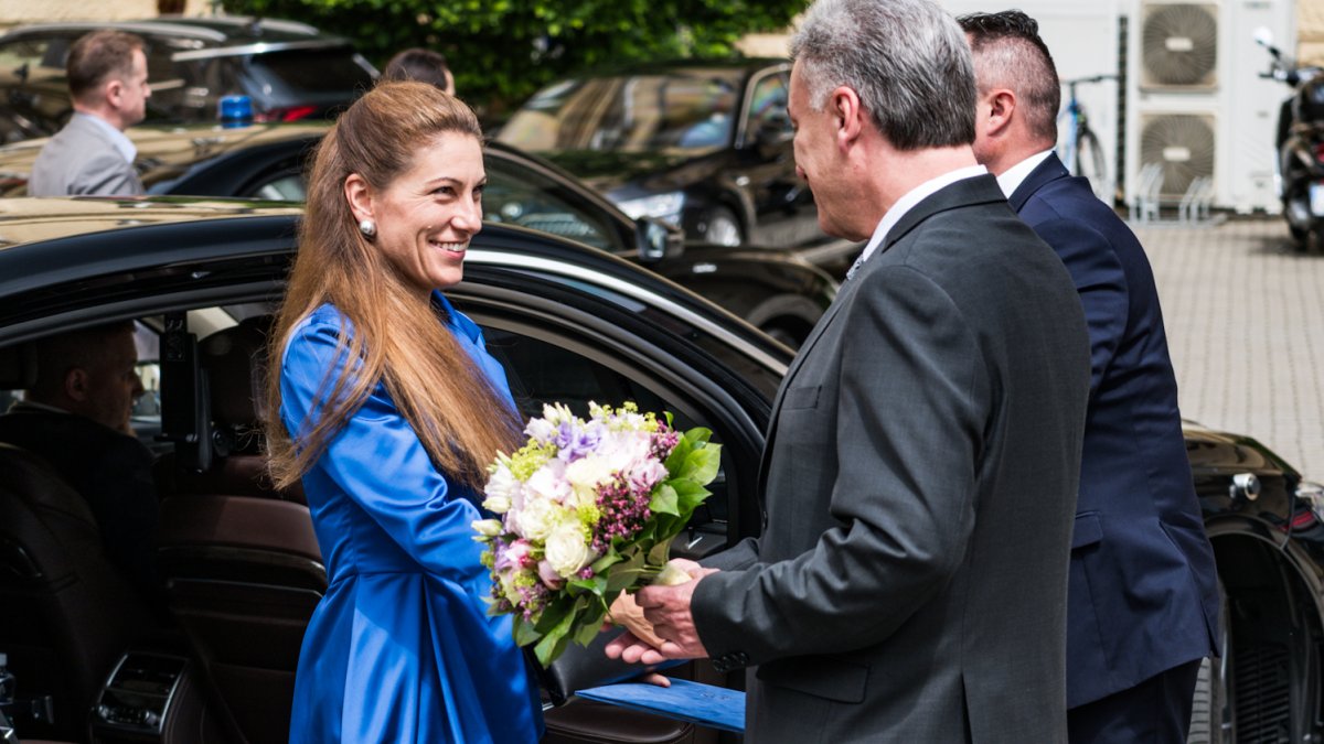 Eva Decroix vystřídala Pavla Blažka v čele ministerstva spravedlnosti. (10.6.2025)