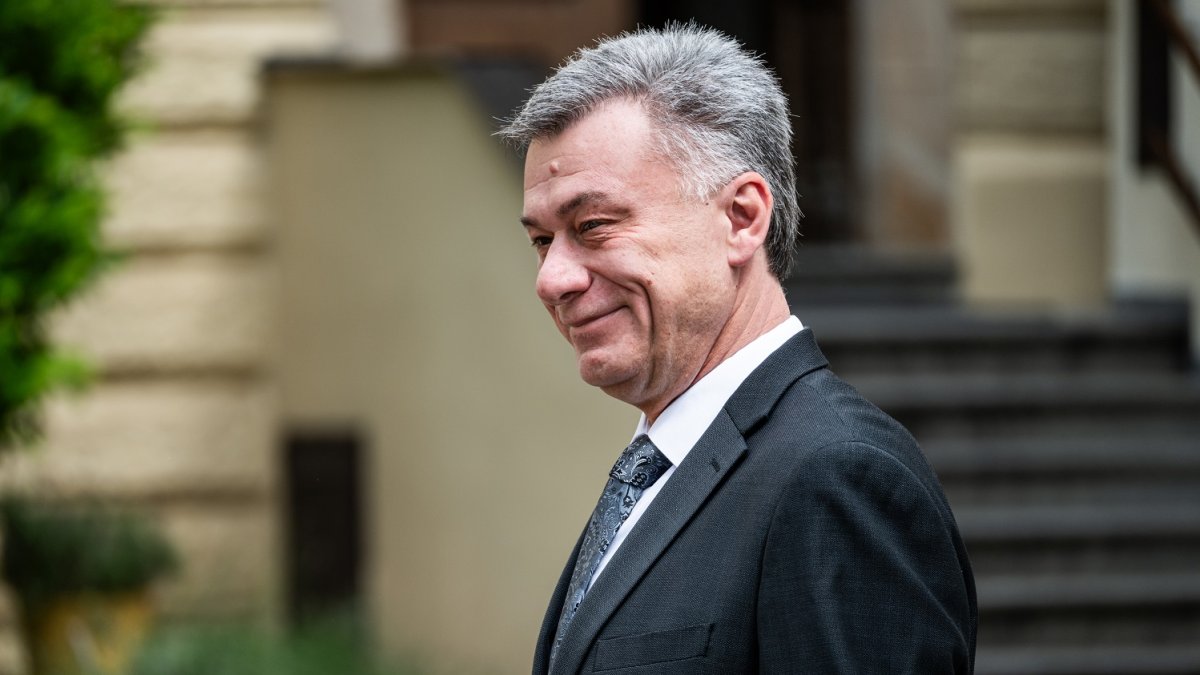 Eva Decroix vystřídala Pavla Blažka v čele ministerstva spravedlnosti. (10.6.2025)