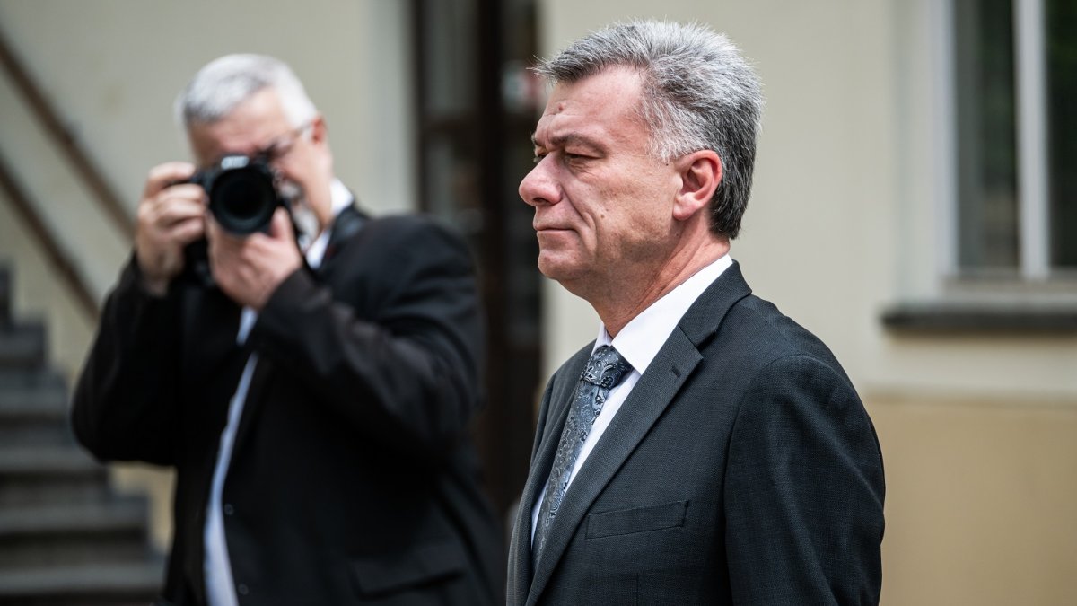 Eva Decroix vystřídala Pavla Blažka v čele ministerstva spravedlnosti. (10.6.2025)