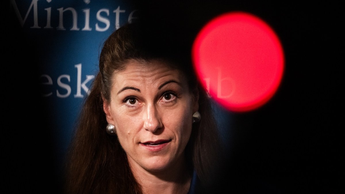 Eva Decroix vystřídala Pavla Blažka v čele ministerstva spravedlnosti. (10.6.2025)