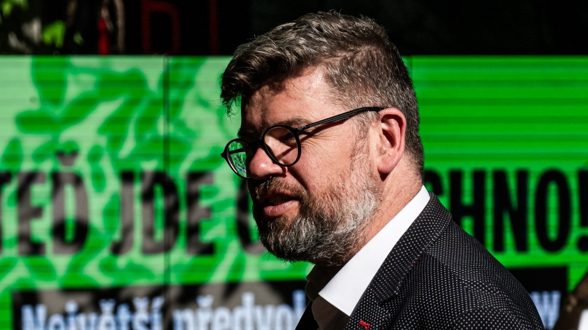 Premiér Petr Fiala diskutuje s občany v Praze. (12.6.2025)