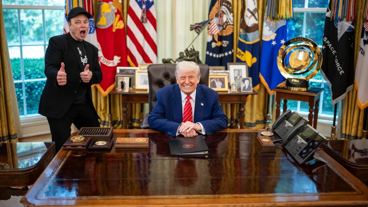 Prezident Trump se účastní tiskové konference s odcházejícím poradcem ministerstva obrany Elonem Muskem.