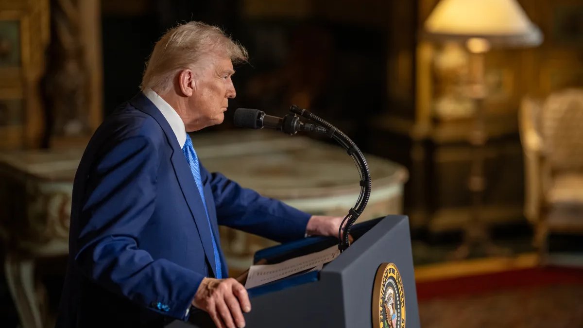 Prezident Trump v Mar-a-Lago.