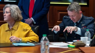 Vedení Bílého domu sleduje prováděnou akci amerických úderných sil (22.6.2025, Washington, USA).