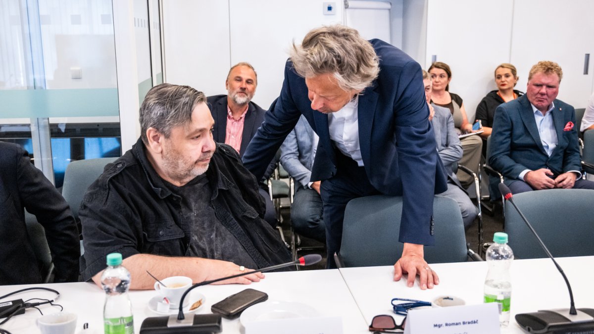 Rada ČT podruhé volí nového generálního ředitele televize. (25.6.2025)