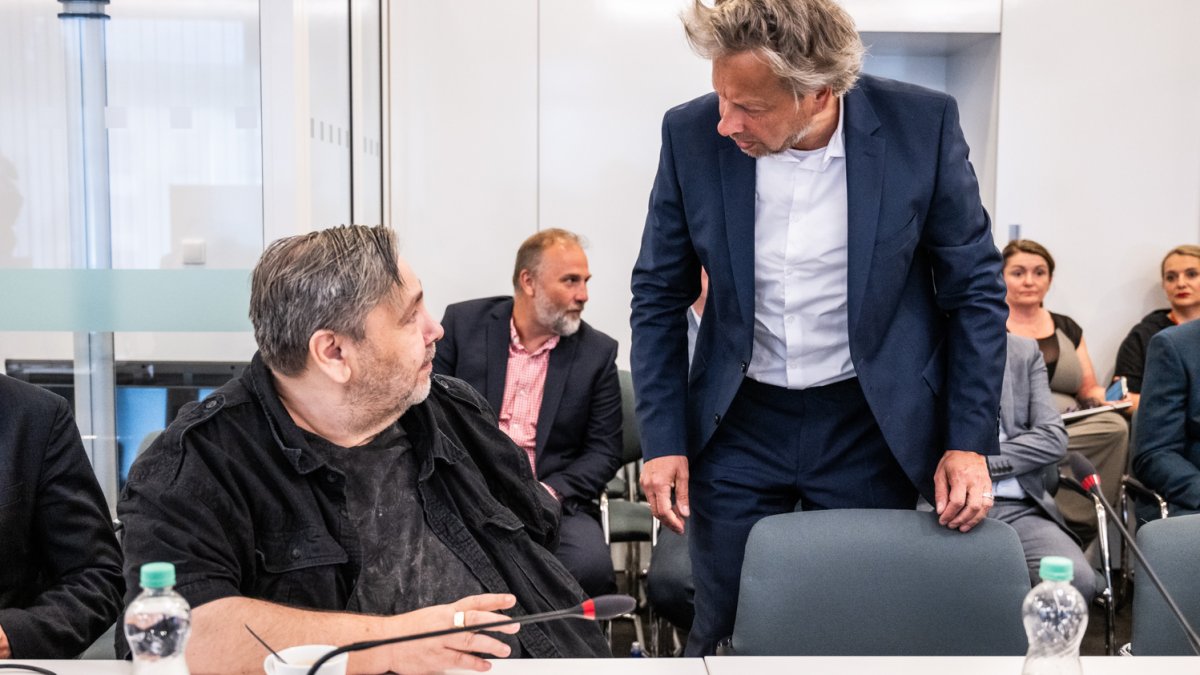 Rada ČT podruhé volí nového generálního ředitele televize. (25.6.2025)