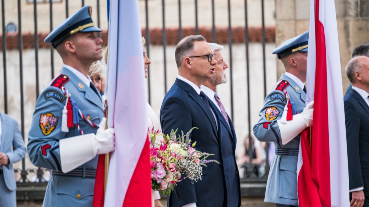 Do Prahy přijel končící polský prezident Andrzej Duda. (7.7.2025)
