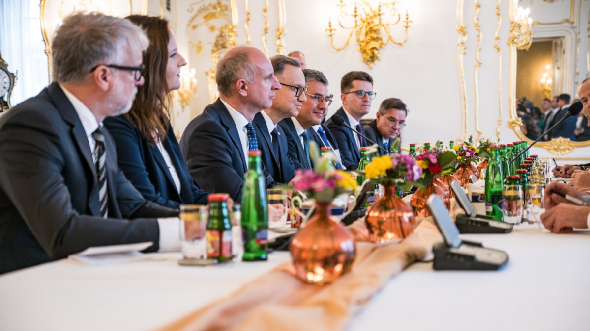 Do Prahy přijel končící polský prezident Andrzej Duda. (7.7.2025)