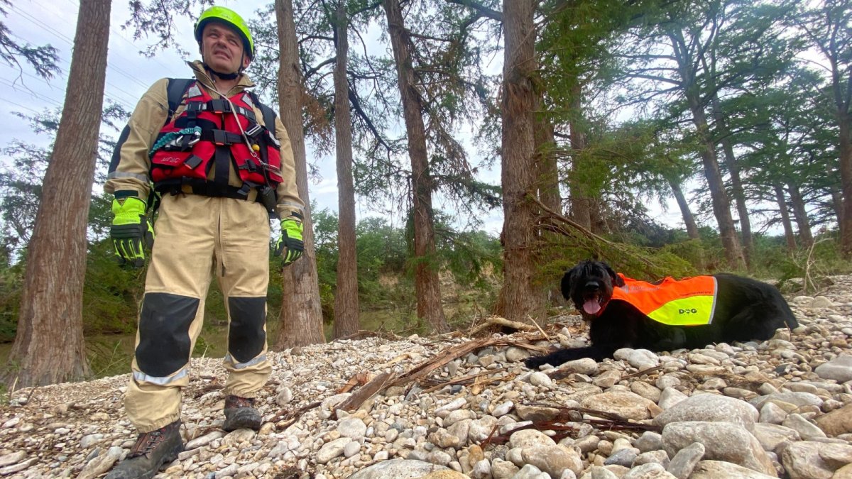 Čeští hasiči zasahují v oblasti zasažené katastrofálními povodněmi v Texasu