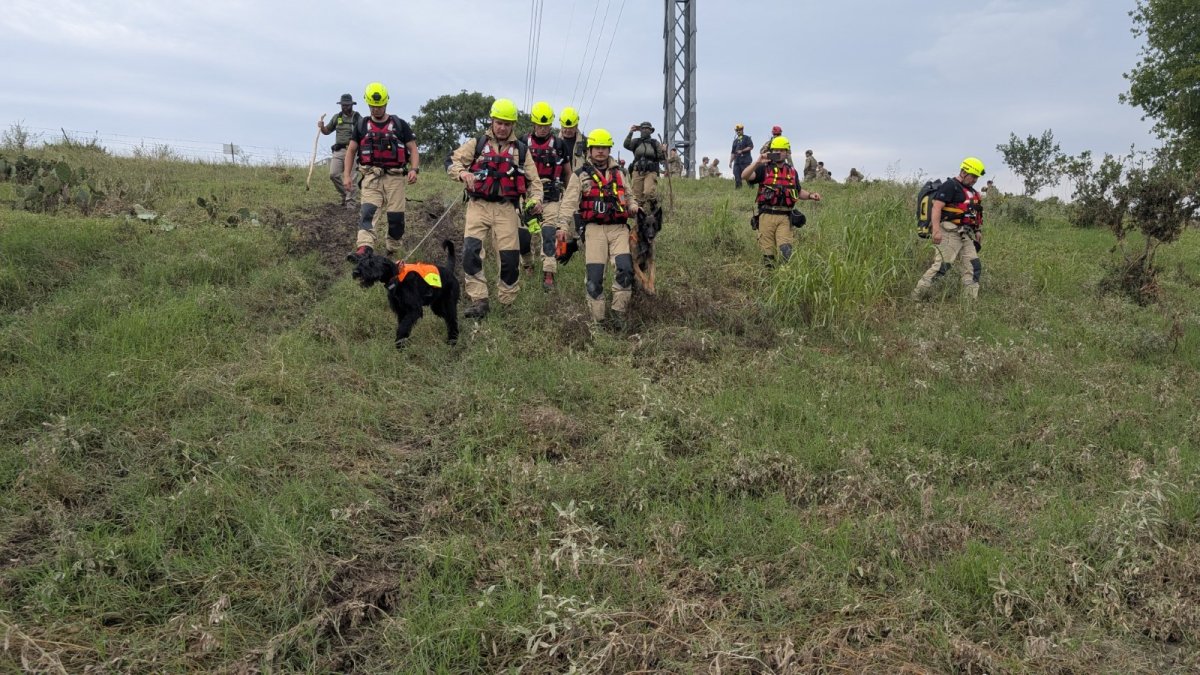 Čeští hasiči zasahují v oblasti zasažené katastrofálními povodněmi v Texasu