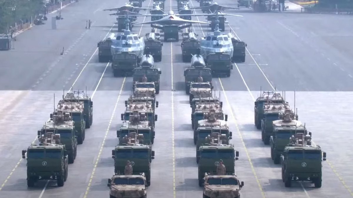 Vojenská přehlídka čínské armády