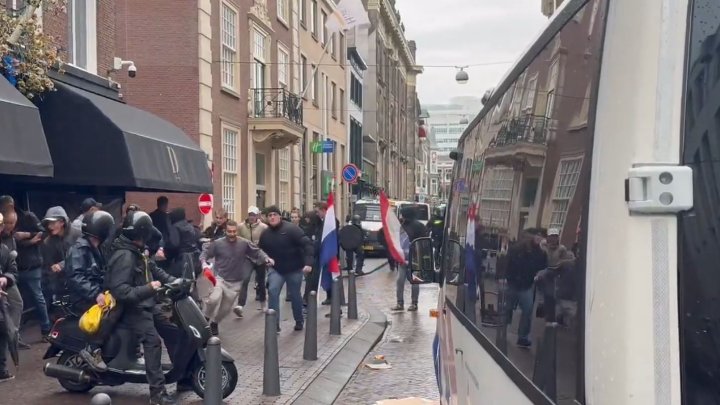 V Haagu se střetli nizozemští policisté s protestujícími proti imigraci