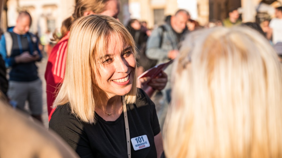 Na Staroměstském náměstí proběhla demonstrace Zabraňme vládě extremistů. (28.9.2025)