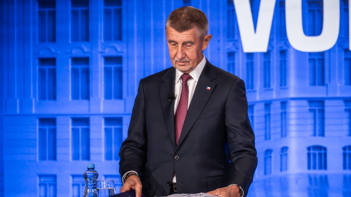 Petr Fiala (ODS) a Andrej Babiš (ANO) se utkali v duelu na CNN Prima News. (1.10.2025)