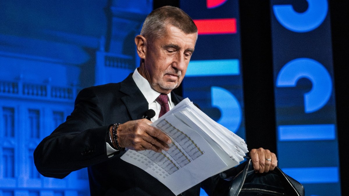 Petr Fiala (ODS) a Andrej Babiš (ANO) se utkali v duelu na CNN Prima News. (1.10.2025)