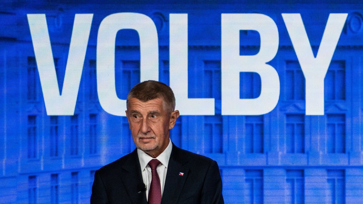 Petr Fiala (ODS) a Andrej Babiš (ANO) se utkali v duelu na CNN Prima News. (1.10.2025)