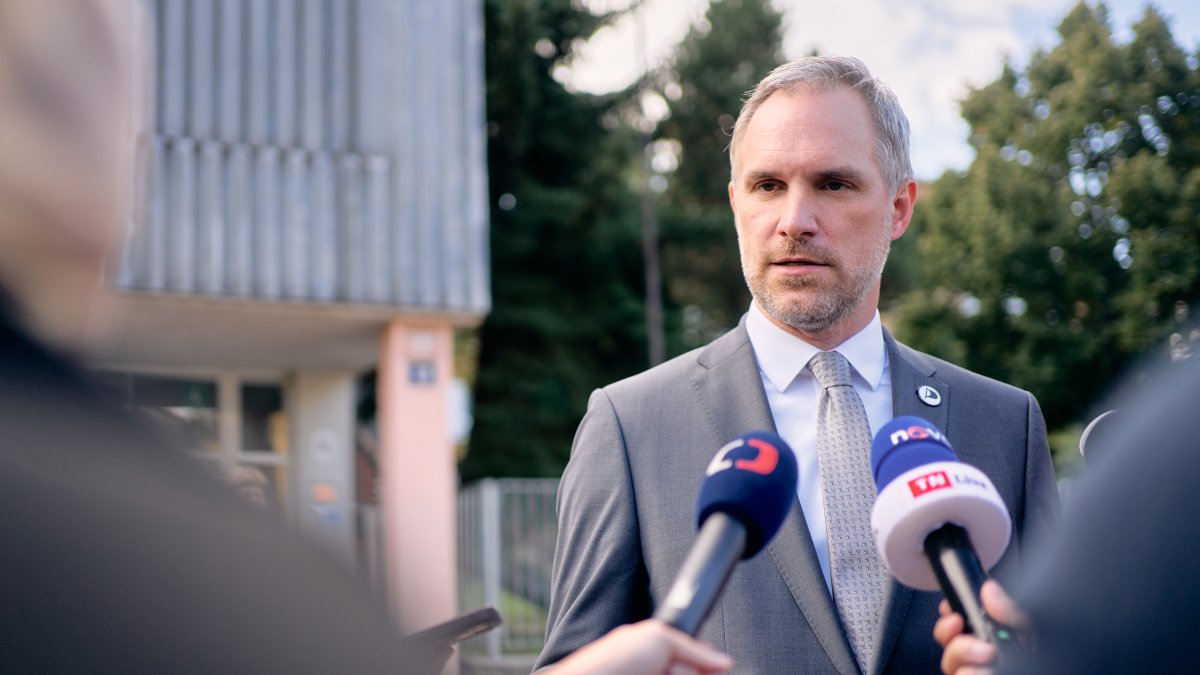 Zdeněk Hřib volí ve volbách do Poslanecké sněmovny