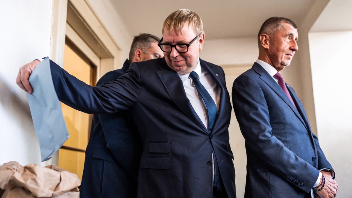 Aleš Juchelka a Andrej Babiš (oba ANO)